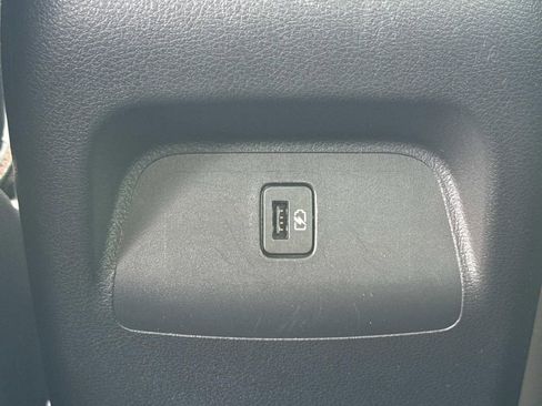 Certified 2024 Nissan Sentra SR FWD image 16