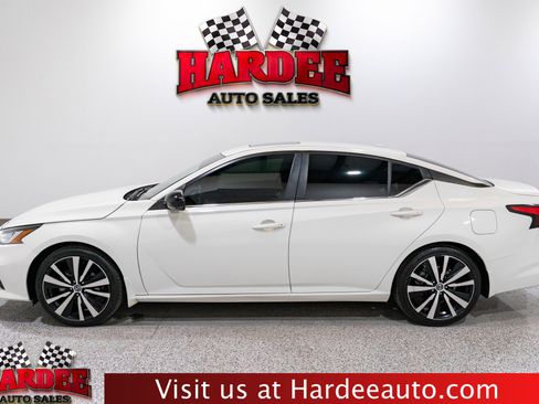 Used 2021 Nissan Altima 2.5 SR w/ SR Premium Package FWD image 1