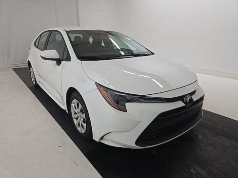 Used 2026 Toyota Corolla LE FWD image 3