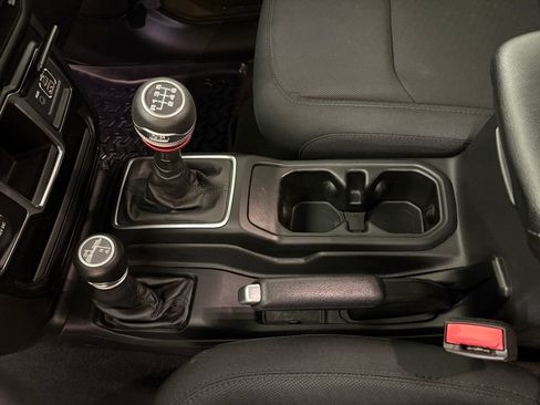 Used 2022 Jeep Gladiator Sport AWD/4WD image 30