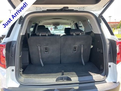 Used 2022 GMC Acadia SLE w/ Driver Convenience Package FWD image 31