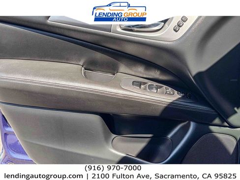 Used 2019 Nissan Pathfinder SL FWD image 19