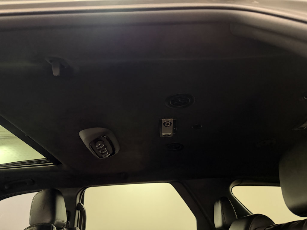 Used 2022 Dodge Durango R/T w/ Tow 'N Go Package AWD/4WD image 10
