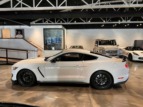 Used 2019 Ford Mustang Shelby GT350 w/ Technology Package image 2