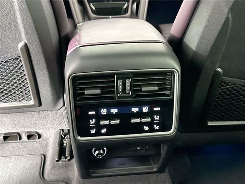 Certified 2025 Porsche Cayenne S AWD/4WD image 38