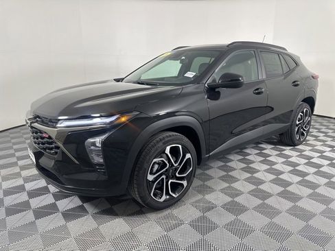 New 2026 Chevrolet Trax RS w/ Sunroof Package image 7