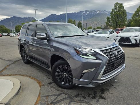 Used 2022 Lexus GX 460 Luxury w/ Sport Design Package AWD/4WD image 3