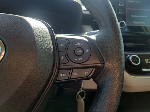 Used 2021 Toyota Corolla LE image 20