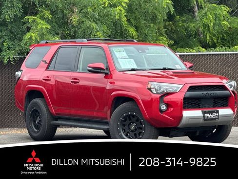 Used 2021 Toyota 4Runner TRD Off-Road Premium w/ Moonroof Package AWD/4WD image 2