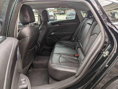 Used 2017 Buick LaCrosse Essence FWD image 12
