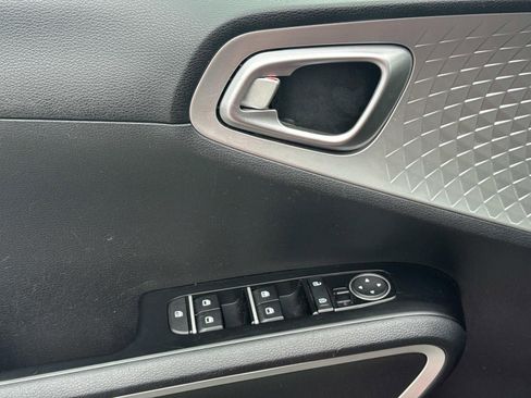 Used 2021 Kia Soul X-Line FWD image 19