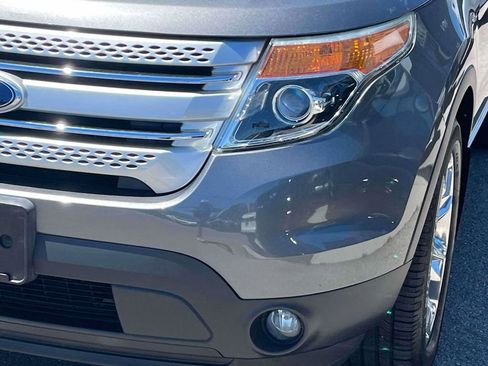Used 2014 Ford Explorer XLT w/ Equipment Group 202A AWD/4WD image 38