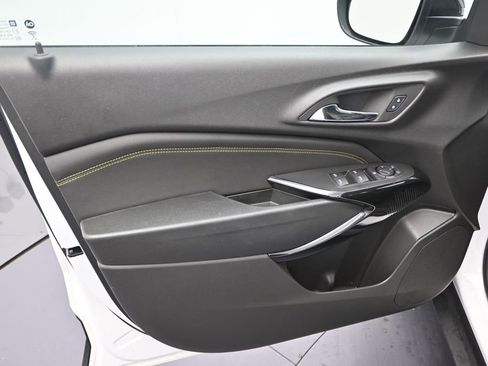 Used 2024 Chevrolet Trax ACTIV w/ Sunroof Package FWD image 18