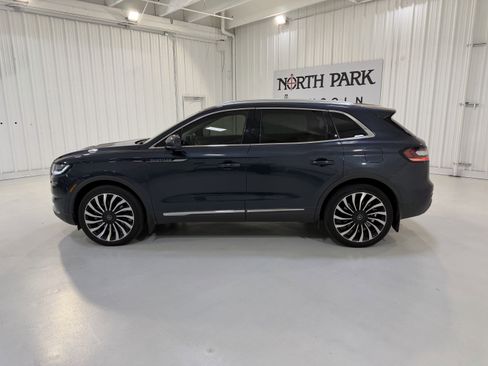 Used 2022 Lincoln Nautilus Black Label w/ Class II Trailer Tow Package AWD/4WD image 2