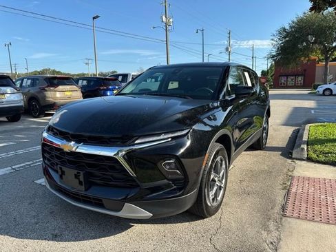 Used 2025 Chevrolet Blazer LT FWD image 4