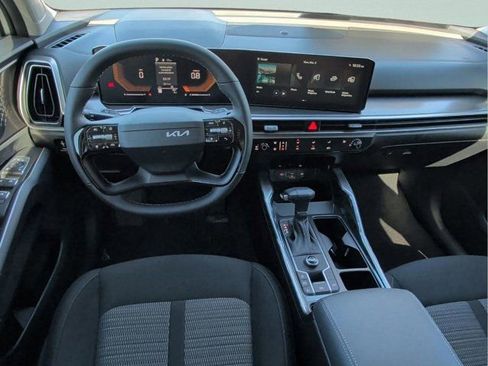 New 2026 Kia Sorento LX FWD image 16