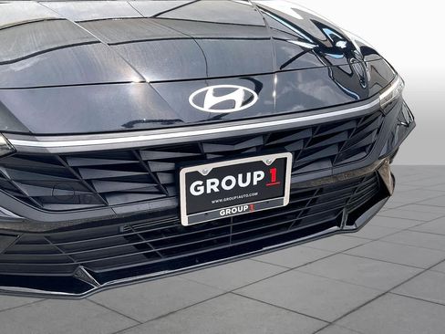 Used 2025 Hyundai Elantra Hybrid FWD image 30