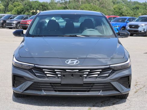 Used 2026 Hyundai Elantra Sport FWD image 5