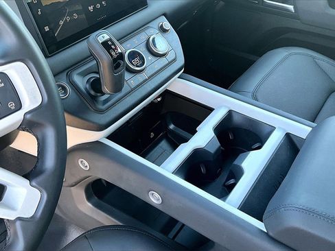 Used 2025 Land Rover Defender 110 S image 14