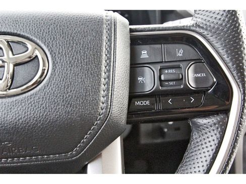 Used 2023 Toyota Sequoia Limited image 21
