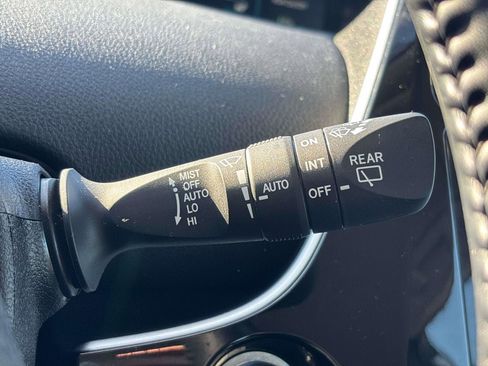 Certified 2022 Toyota Prius XLE image 24