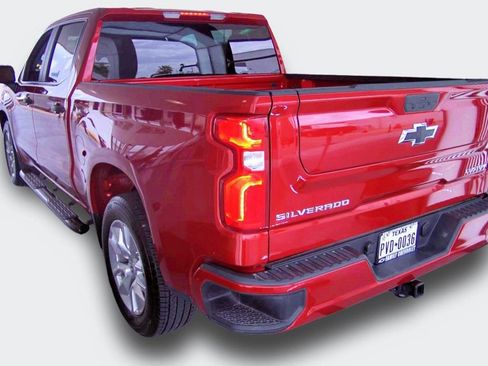 Used 2021 Chevrolet Silverado 1500 Custom w/ Safety Confidence Package RWD image 2