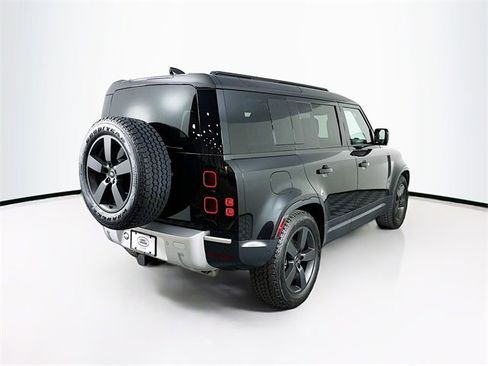 New 2025 Land Rover Defender 110 S image 5