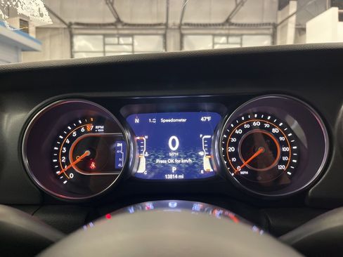 Used 2023 Jeep Gladiator Mojave image 17