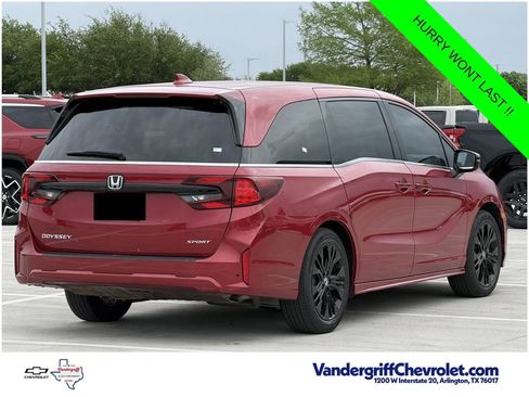 Used 2025 Honda Odyssey Sport-L image 4