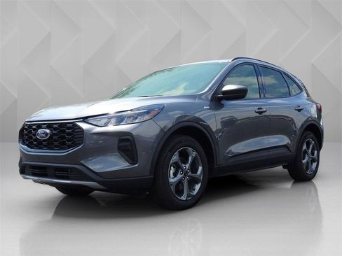 Used 2025 Ford Escape ST-Line w/ Cold Weather Package image 1