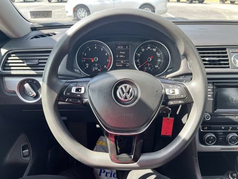 Used 2016 Volkswagen Passat 1.8T S FWD image 10