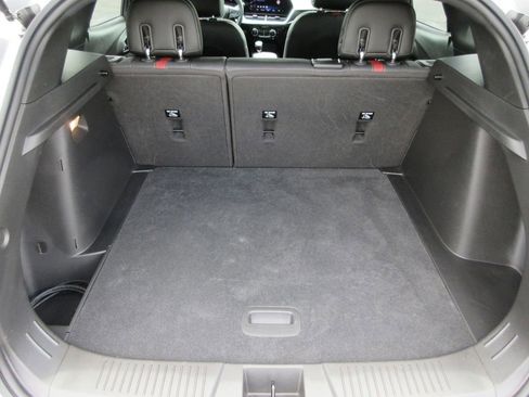 Certified 2025 Chevrolet Trax RS w/ Driver Confidence Package FWD image 12