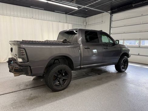Used 2017 RAM 1500 Express w/ Express Value Package AWD/4WD image 6