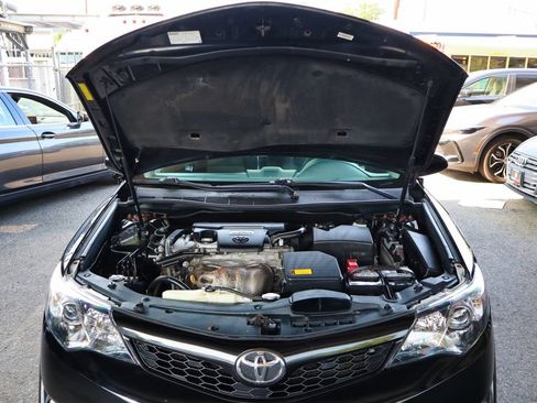 Used 2014 Toyota Camry SE w/ Moonroof Package FWD image 55