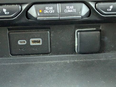 Used 2022 Chevrolet Tahoe LT w/ LT Signature Package image 32