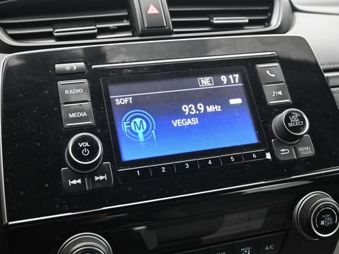 Used 2017 Honda CR-V LX image 12