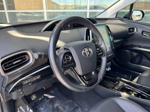 Used 2020 Toyota Prius Prime XLE image 31