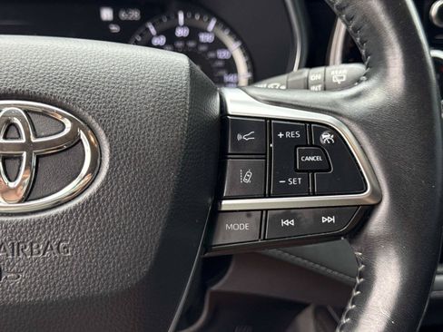 Used 2020 Toyota Highlander Limited AWD/4WD image 22