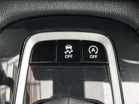 Used 2025 Toyota Corolla Cross XLE w/ Convenience Package image 35