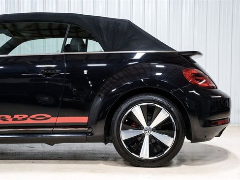 Used 2013 Volkswagen Beetle 2.0T FWD image 4