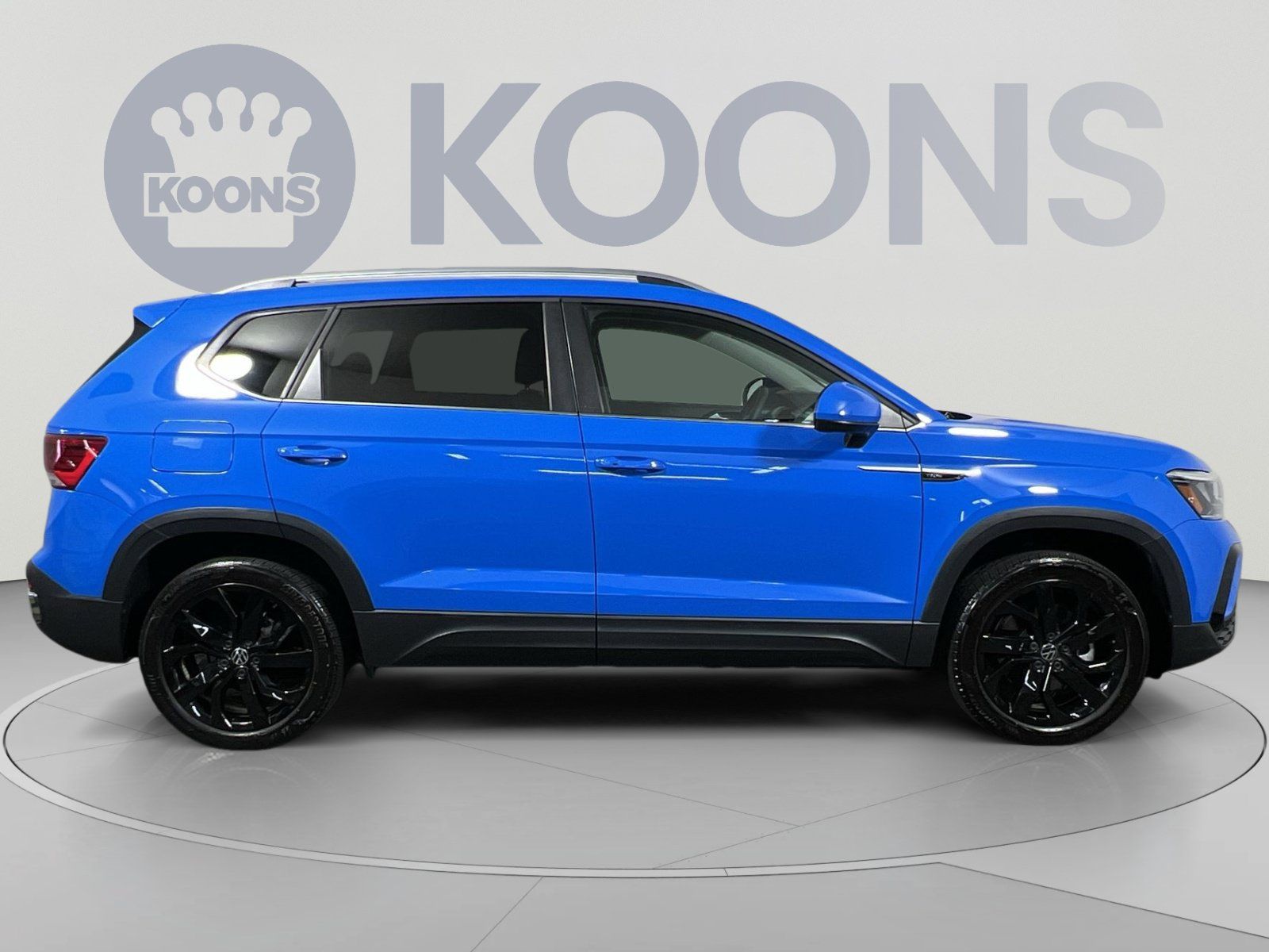 Used 2024 Volkswagen Taos SE w/ Panoramic Sunroof Package FWD image 12