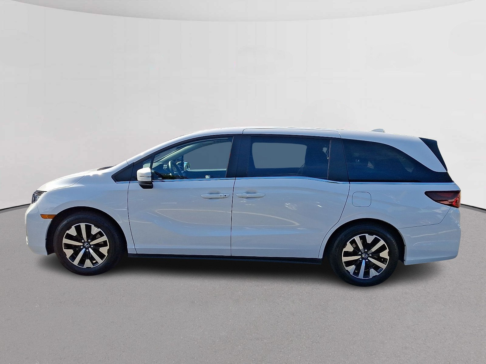 Certified 2025 Honda Odyssey EX-L image 6