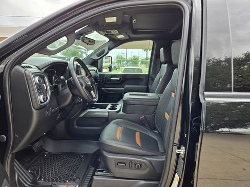 Certified 2021 GMC Sierra 2500 AT4 w/ AT4 Premium Plus Package AWD/4WD image 9