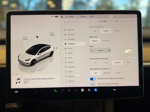 Used 2023 Tesla Model 3 Standard Range RWD image 28