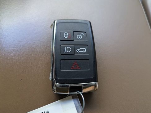Used 2024 Land Rover Range Rover SE image 33