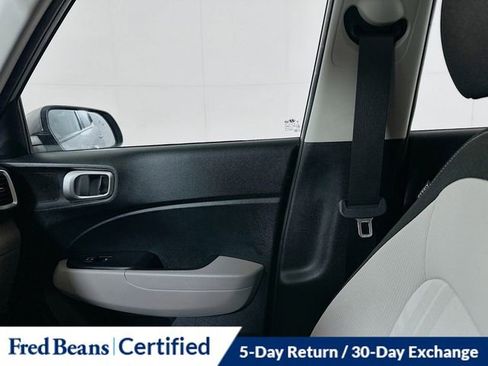 Certified 2023 Hyundai Venue SEL image 24