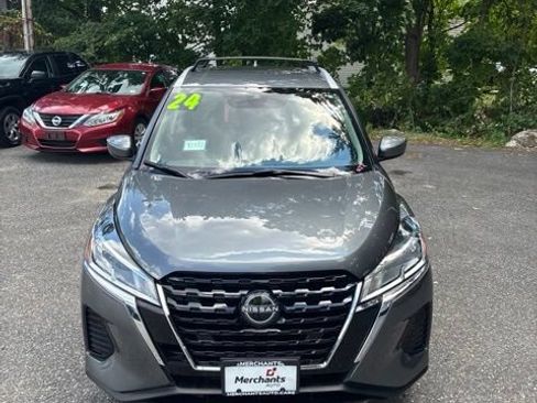 Used 2024 Nissan Kicks SV w/ Interior Electronics Package FWD image 2