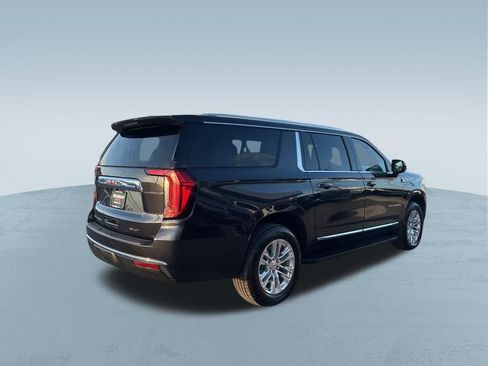 Used 2024 GMC Yukon XL SLT image 8