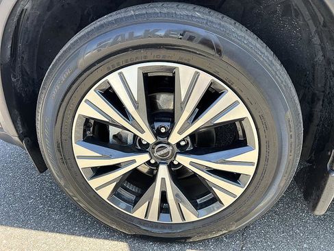 Certified 2023 Nissan Rogue SV w/ SV Premium B Package FWD image 9