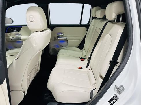 Used 2026 Mercedes-Benz GLB 250 4MATIC image 7